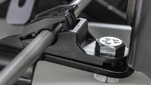 Brake line ratchet p-clamp