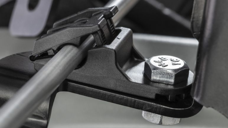 Brake line ratchet p-clamp